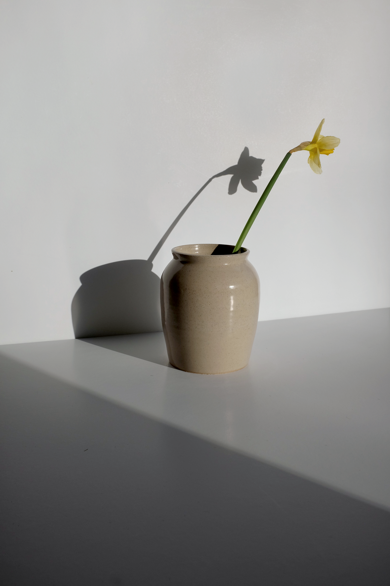 Cream vase 02